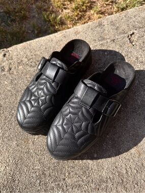 Spiderweb Quilted Platform Clog with Buckle